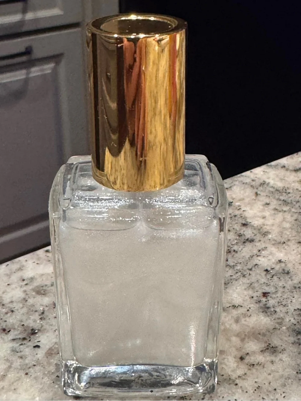 Alluring Glow Liquid Highlighter – Radiant Champagne